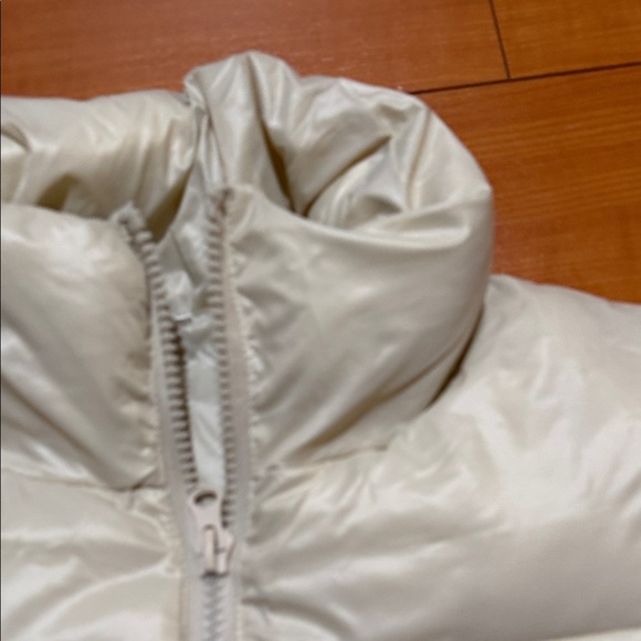 Women's Cream Puffer Vest - Picture 4 of 4